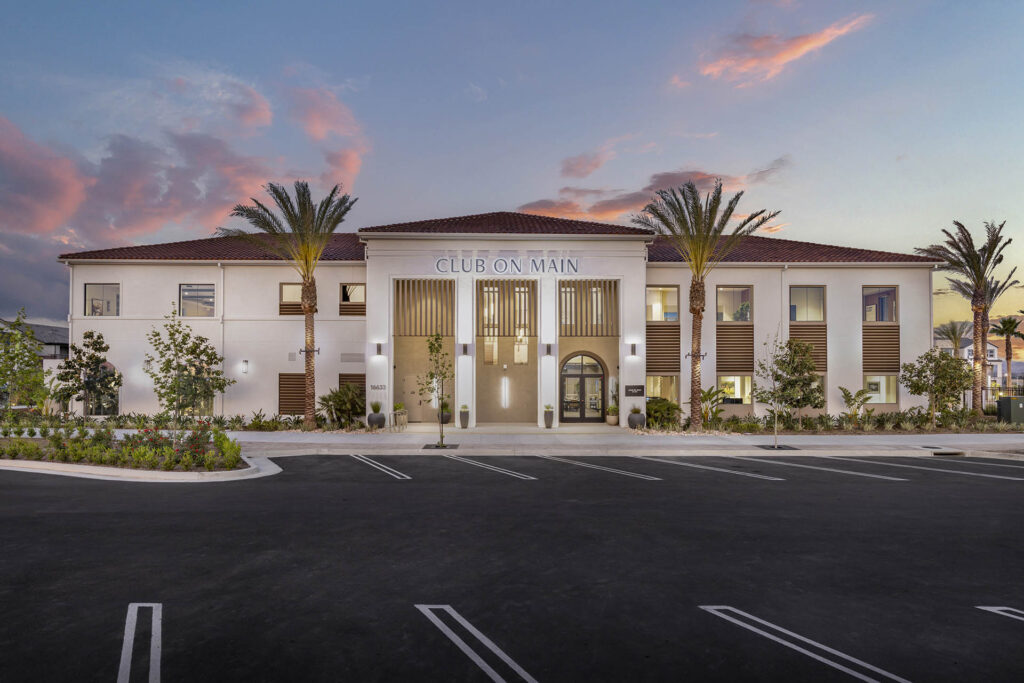 Club on Main